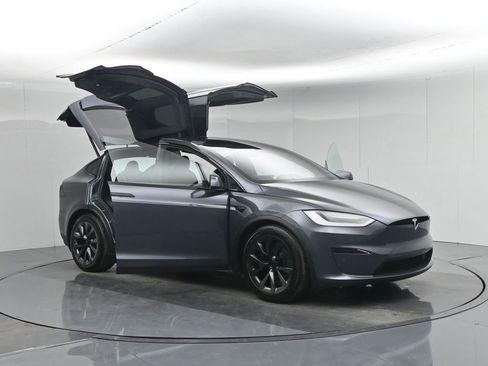 Used 2023 Tesla Model X image 34