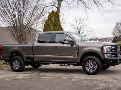 Used 2023 Ford F350 Lariat w/ FX4 Off-Road Package image 4