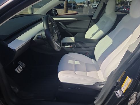 Used 2022 Tesla Model Y Performance AWD/4WD image 24