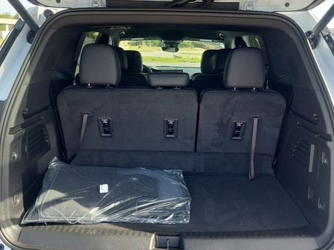 New 2026 GMC Acadia Elevation w/ Elevation Premium Package FWD image 7