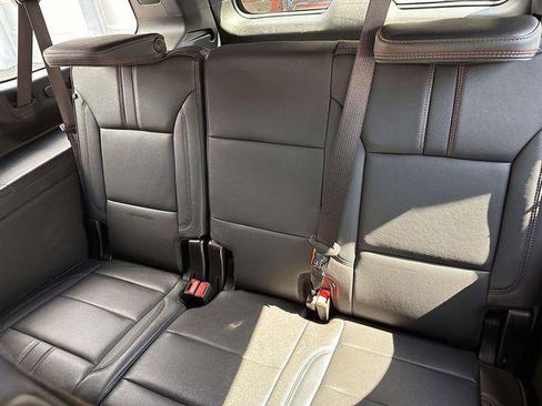 Used 2025 Chevrolet Suburban RST w/ Comfort Package AWD/4WD image 16
