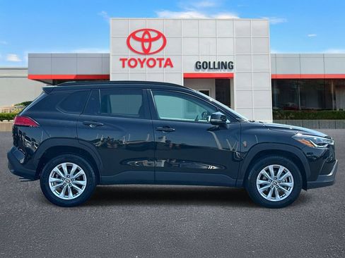 Used 2024 Toyota Corolla Cross LE w/ Moonroof Package AWD/4WD image 6