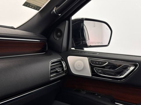 Used 2023 Lincoln Navigator Reserve AWD/4WD image 32