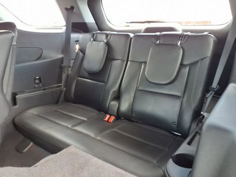 Used 2022 Ford Explorer XLT w/ Equipment Group 202A image 11