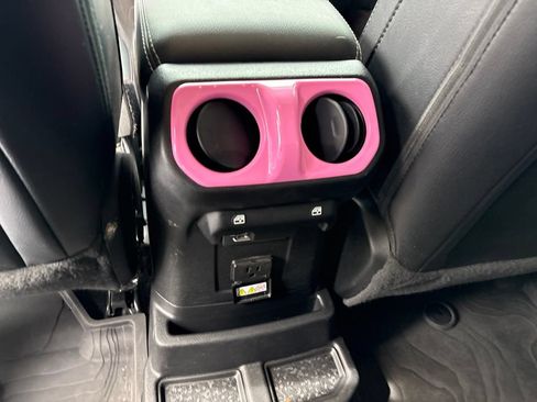 Used 2023 Jeep Wrangler Unlimited Sahara w/ Cold Weather Group AWD/4WD image 18