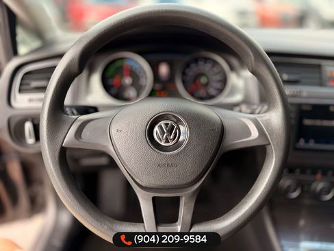 Used 2016 Volkswagen e-Golf SE image 17