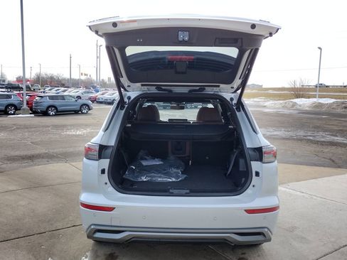 New 2026 Mitsubishi Outlander SEL image 17