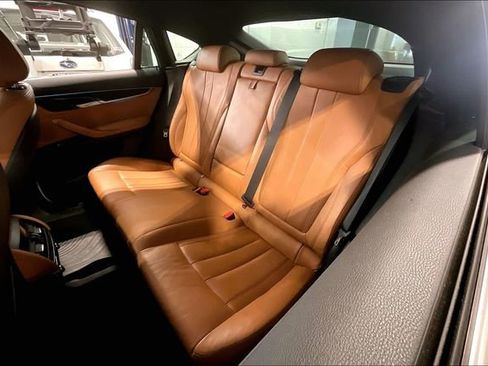 Used 2019 BMW X6 sDrive35i RWD image 26