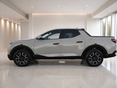 Used 2023 Hyundai Santa Cruz SE AWD/4WD image 2