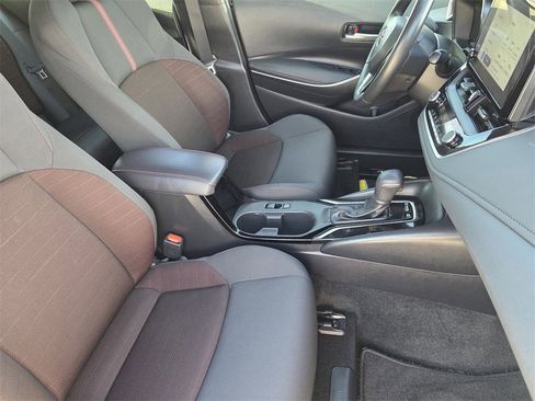 Used 2024 Toyota Corolla SE image 11