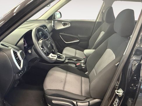 Used 2024 Kia Soul LX image 23