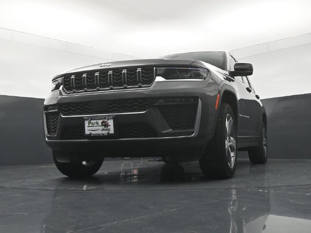 New 2026 Jeep Grand Cherokee Limited w/ Trailer Tow Package AWD/4WD image 19