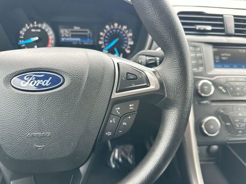 Used 2018 Ford Fusion SE image 29