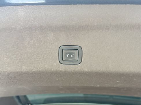 Used 2021 Chevrolet Tahoe LT w/ LT Signature Package AWD/4WD image 14