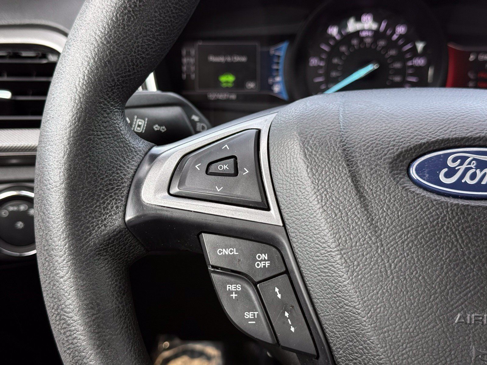 Used 2019 Ford Fusion SE FWD image 25
