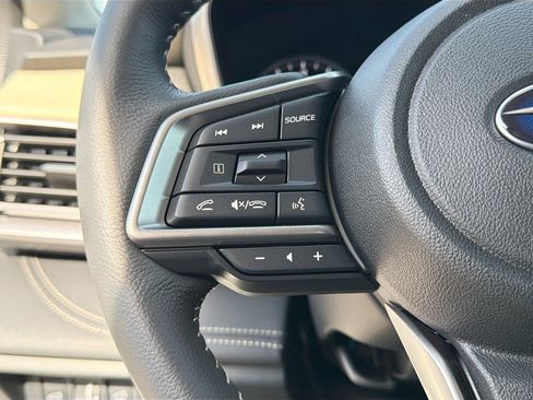 Used 2025 Subaru Outback Limited image 38