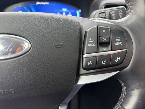 Used 2020 Ford Explorer Platinum w/ Premium Technology Package image 15