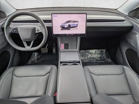 Used 2026 Tesla Model Y AWD image 18
