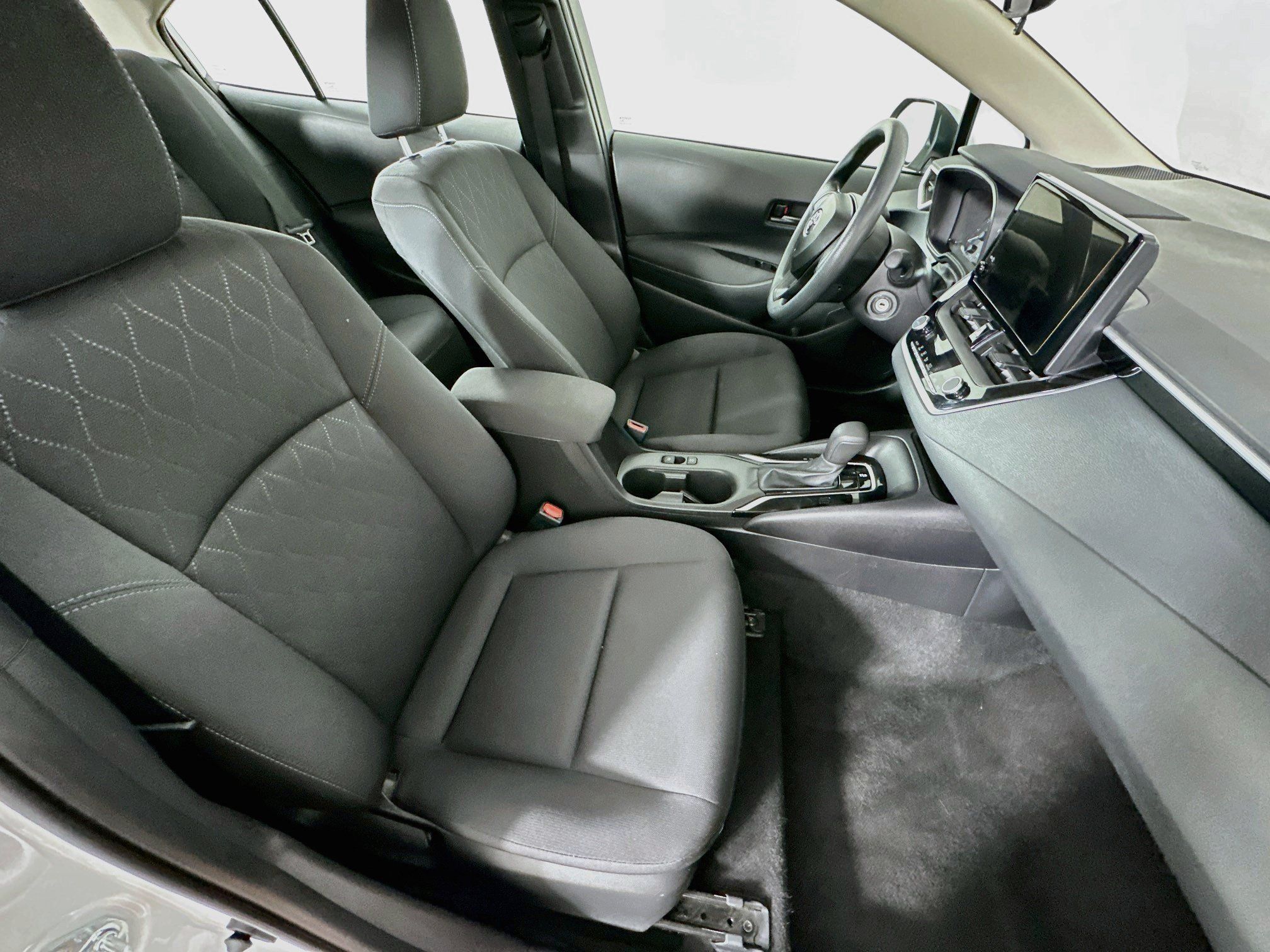 Used 2025 Toyota Corolla LE FWD image 29