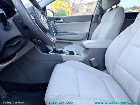 Used 2017 Kia Sportage LX image 11
