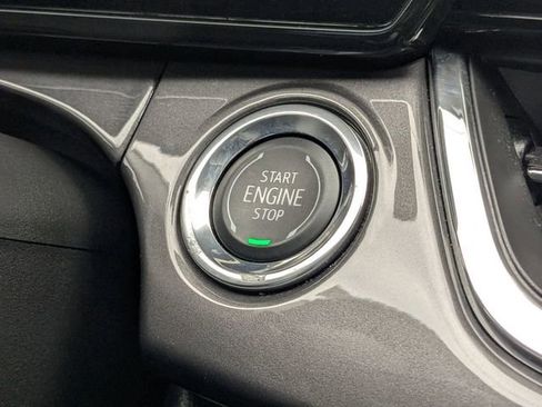 Used 2025 Chevrolet Trax ACTIV w/ Sunroof Package image 7