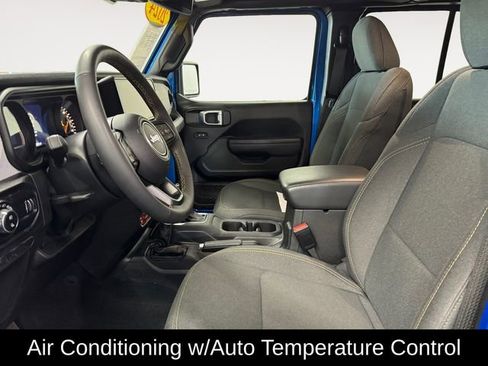 Used 2024 Jeep Gladiator Sport image 8