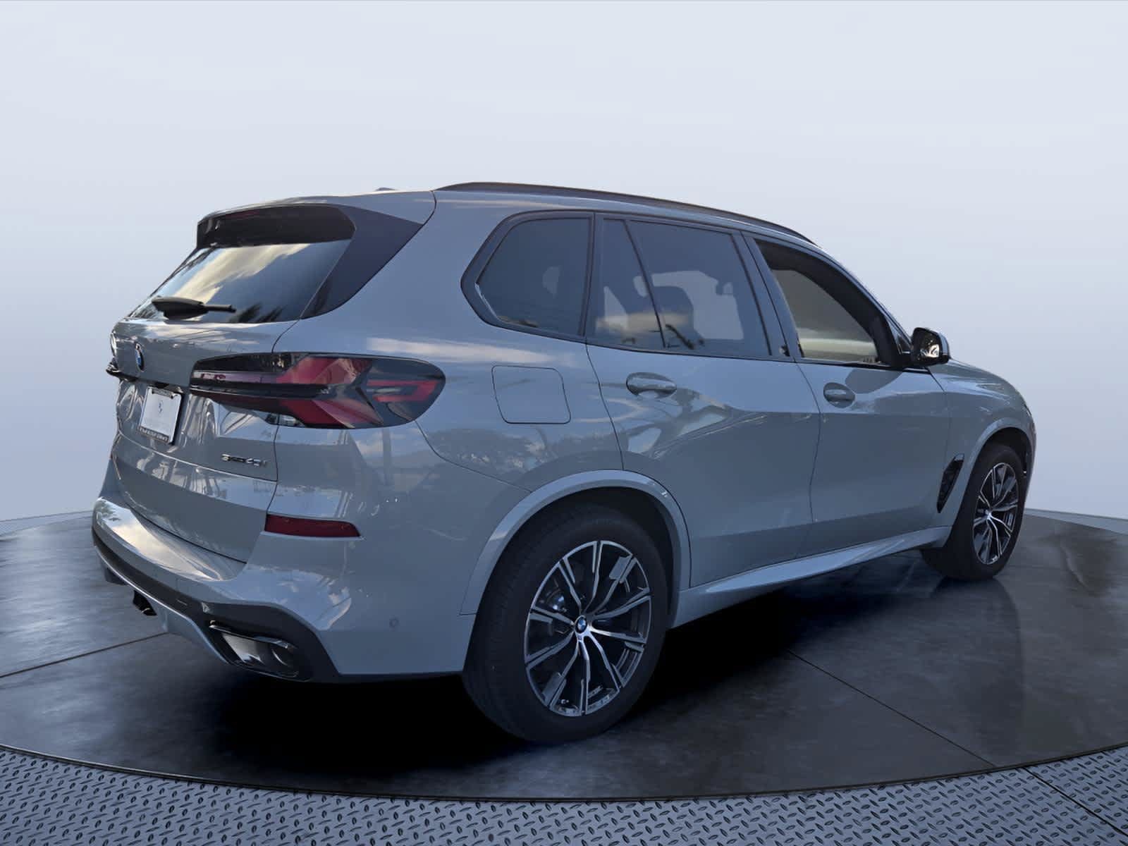 Used 2025 BMW X5 sDrive40i w/ M Sport Package RWD image 6