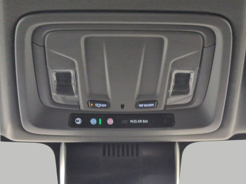 Used 2024 Chevrolet Silverado 1500 LT AWD/4WD image 19