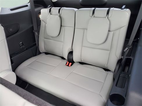 New 2025 Ford Explorer Active w/ Active Comfort Package image 38