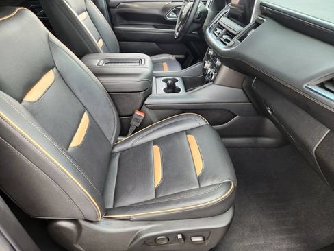 Used 2024 GMC Yukon AT4 w/ AT4 Premium Package AWD/4WD image 10