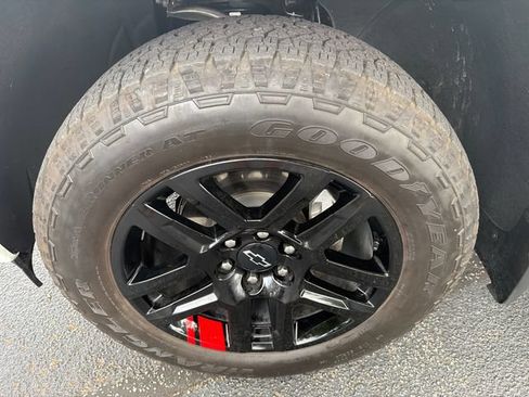 Used 2025 Chevrolet Silverado 1500 RST w/ Redline Edition AWD/4WD image 11