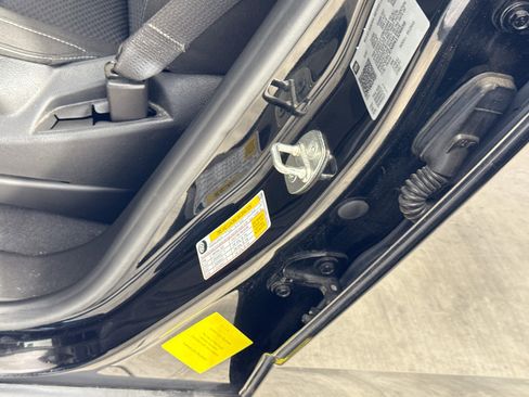 Used 2022 Chevrolet Colorado LT w/ LT Convenience Package RWD image 32