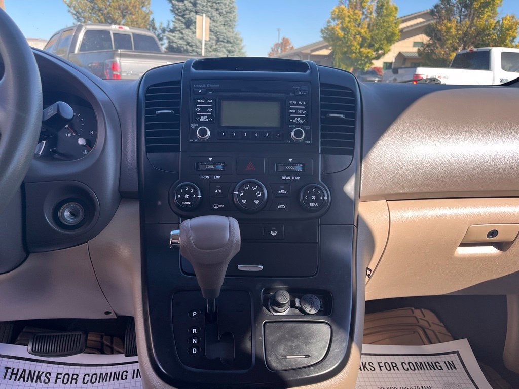 Used 2012 Kia Sedona LX FWD image 17