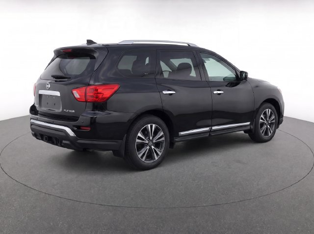 Used 2019 Nissan Pathfinder Platinum FWD image 4