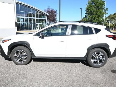 Used 2026 Subaru Crosstrek 2.5i Premium AWD/4WD image 2