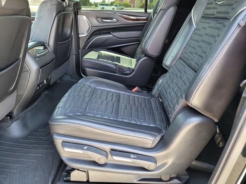 Used 2022 Cadillac Escalade ESV Sport Platinum w/ LPO, ONYX Package AWD/4WD image 11