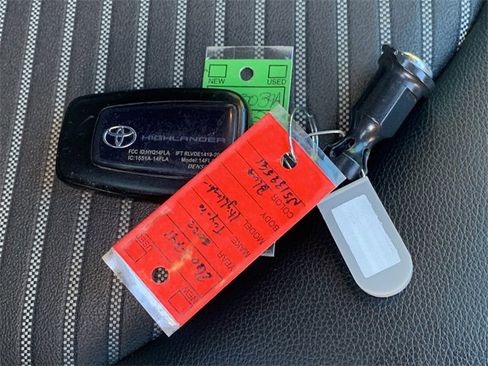 Used 2022 Toyota Highlander XSE image 44