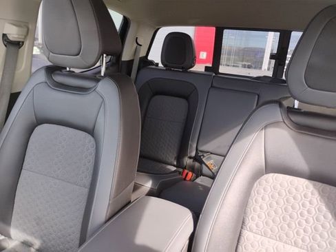 Used 2018 Chevrolet Colorado Z71 image 11