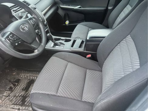 Used 2015 Toyota Camry LE image 8