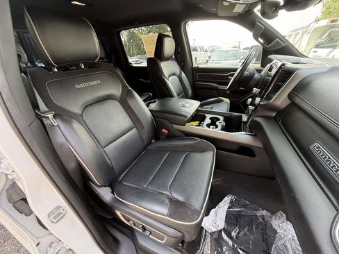 Used 2023 RAM 1500 Laramie AWD/4WD image 9
