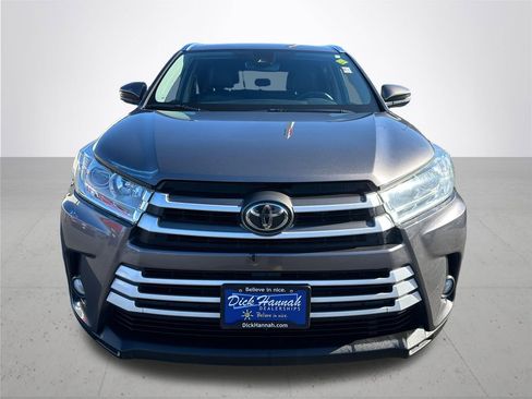 Used 2019 Toyota Highlander XLE image 4