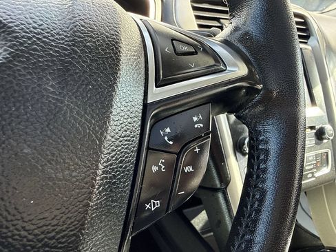 Used 2018 Ford Fusion SE w/ Fusion SE Technology Package FWD image 23