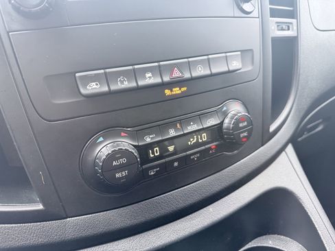 Used 2018 Mercedes-Benz Metris Passenger image 64