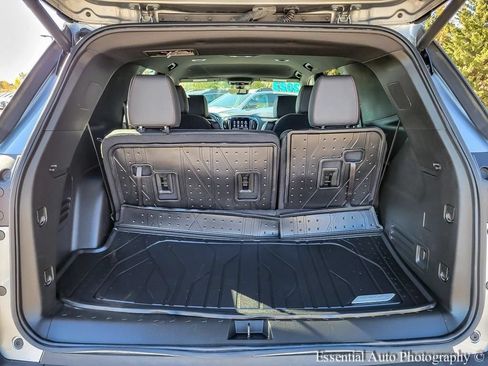 Used 2023 Chevrolet Traverse RS w/ LPO, Floor Liner Package AWD/4WD image 29