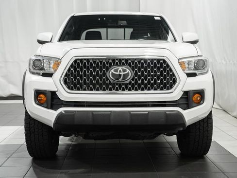 Used 2018 Toyota Tacoma TRD Off-Road image 2