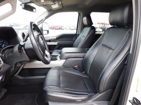 Used 2019 Ford F250 Lariat w/ Chrome Package image 18