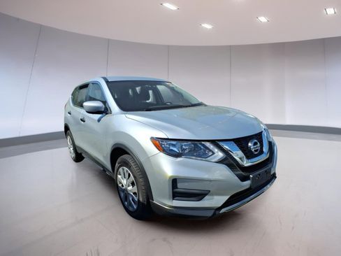 Used 2017 Nissan Rogue S AWD/4WD image 1