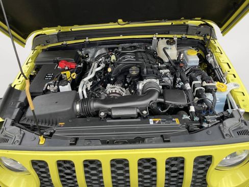 Used 2024 Jeep Wrangler Sport AWD/4WD image 9