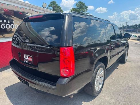 Used 2007 GMC Yukon XL SLT w/ SLT Preferred Equipment Group AWD/4WD image 6