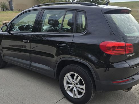Used 2017 Volkswagen Tiguan S image 5